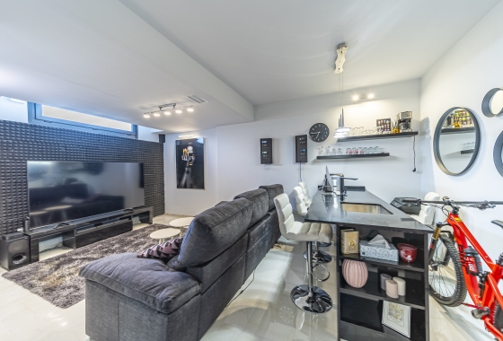 Rynek wtórny - Villa - Orihuela Costa - Lomas de Cabo Roig