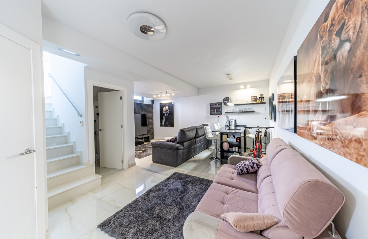 Rynek wtórny - Villa - Orihuela Costa - Lomas de Cabo Roig