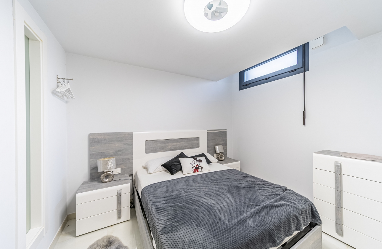 Rynek wtórny - Villa - Orihuela Costa - Lomas de Cabo Roig