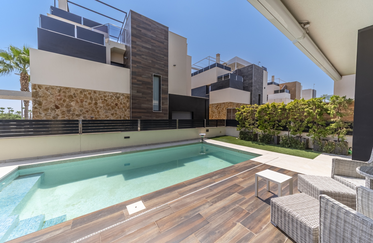 Rynek wtórny - Villa - Orihuela Costa - Lomas de Cabo Roig