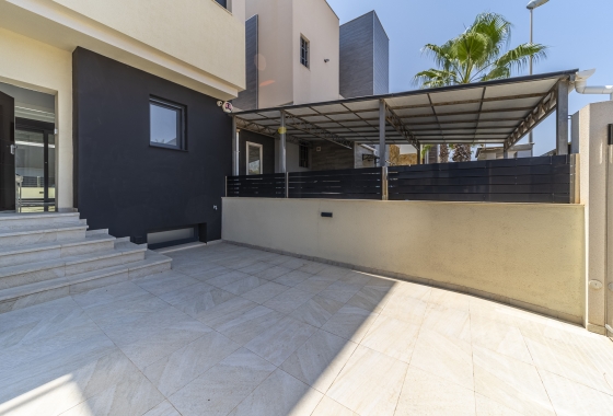 Rynek wtórny - Villa - Orihuela Costa - Lomas de Cabo Roig