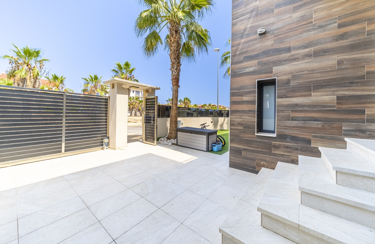 Rynek wtórny - Villa - Orihuela Costa - Lomas de Cabo Roig