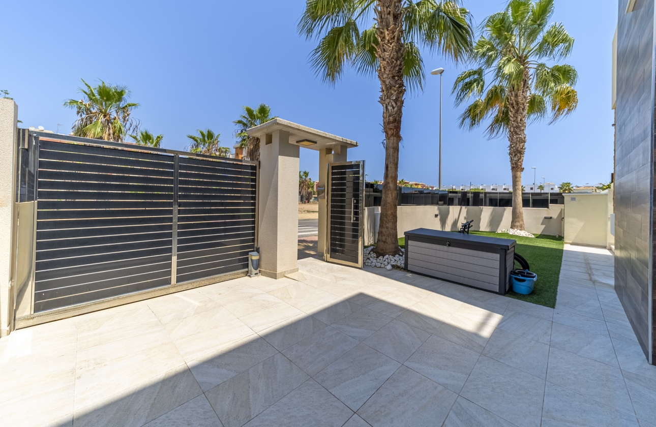 Rynek wtórny - Villa - Orihuela Costa - Lomas de Cabo Roig