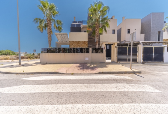 Rynek wtórny - Villa - Orihuela Costa - Lomas de Cabo Roig