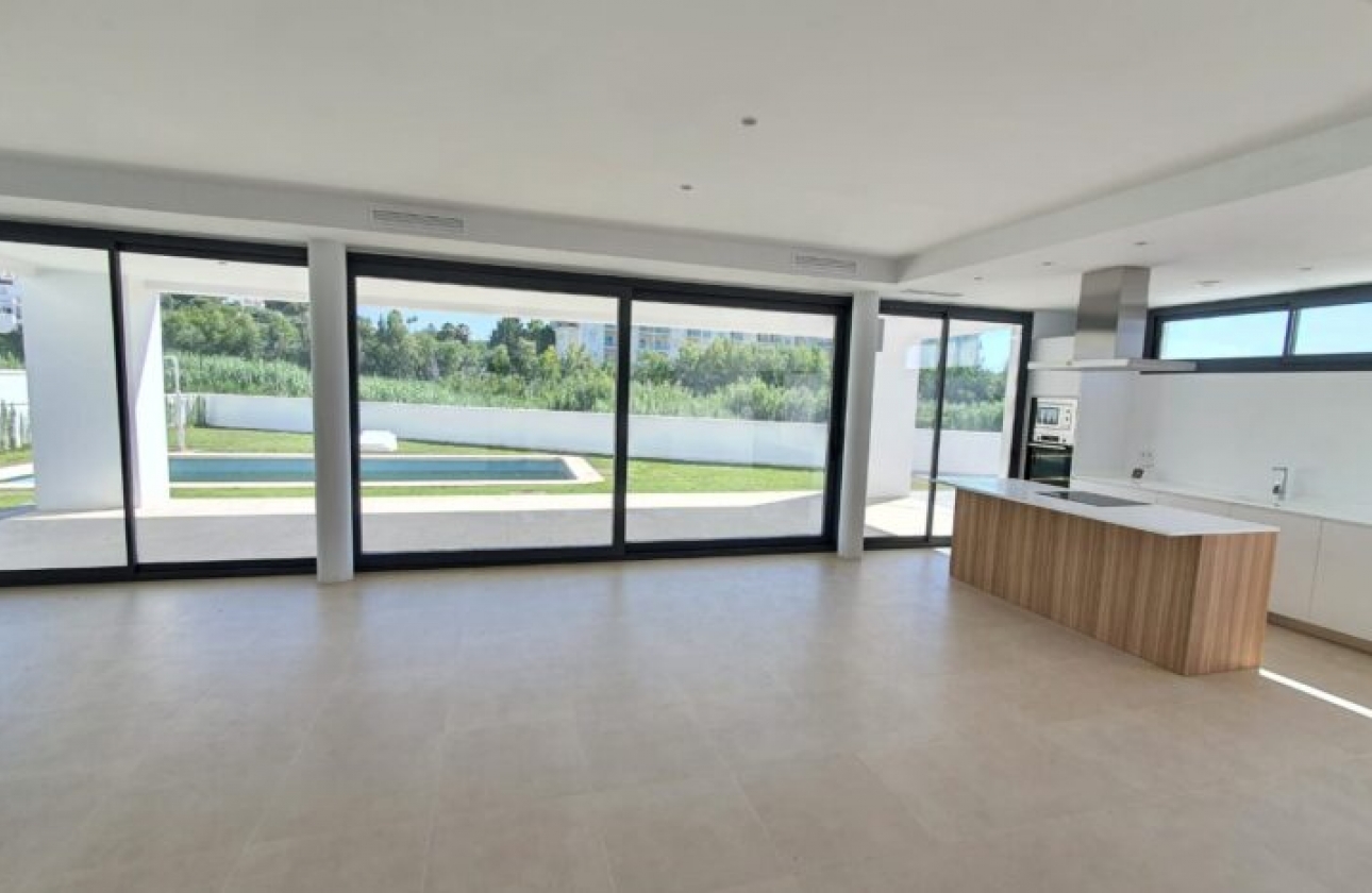 Obra nueva - Villa - Manilva