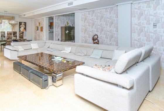 Reventa - Villa - La Mata