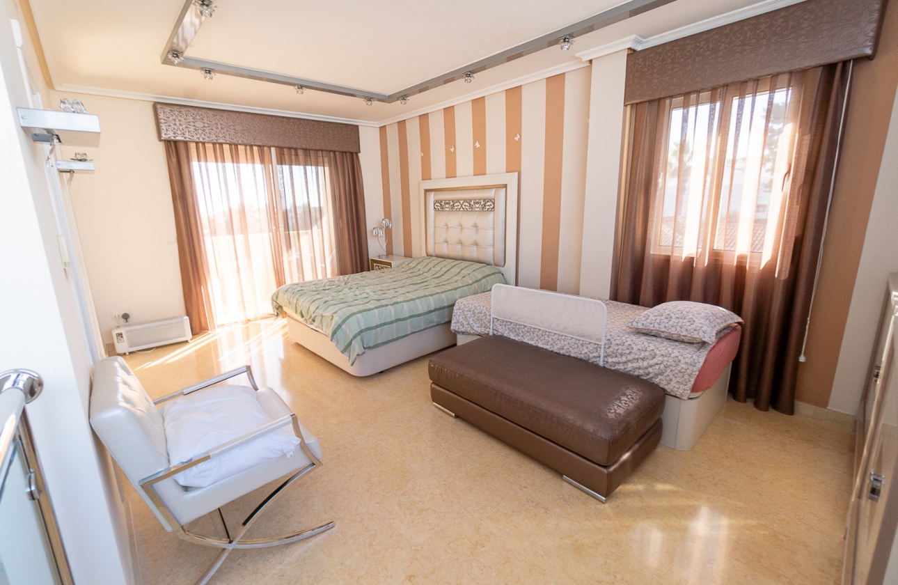 Reventa - Villa - La Mata