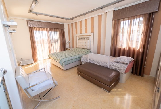 Reventa - Villa - La Mata