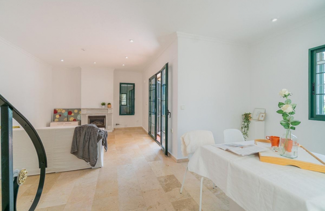 Rynek wtórny - Villa - Orihuela Costa - Villamartín