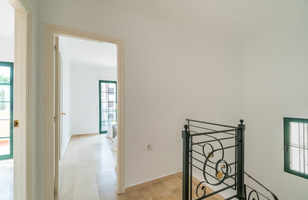 Rynek wtórny - Villa - Orihuela Costa - Villamartín