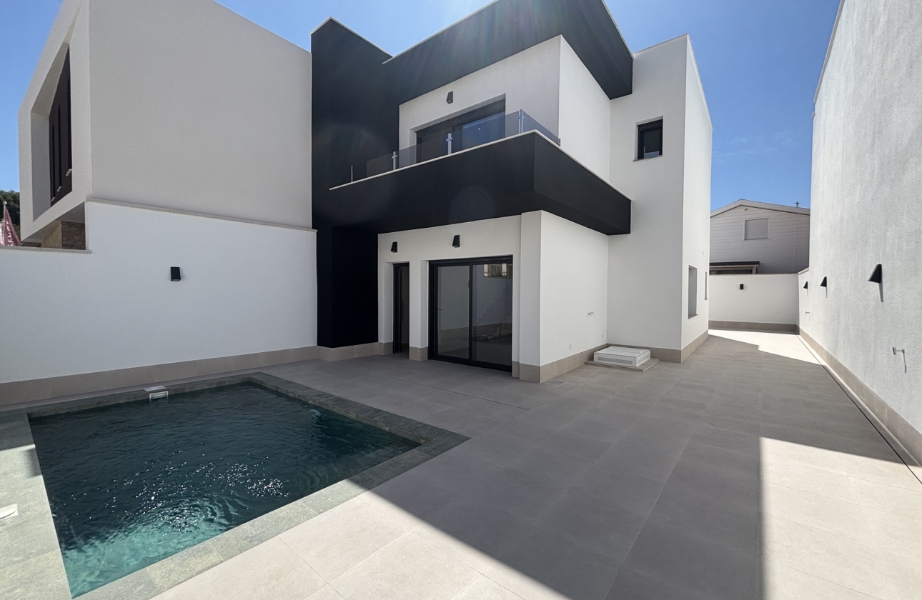 New Build - Detached - Heredades