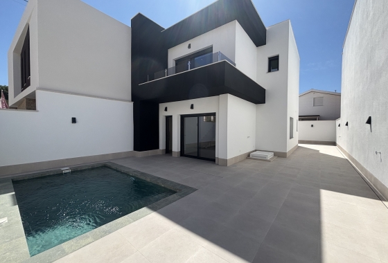 New Build - Detached - Heredades
