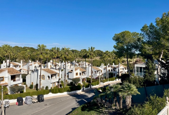 Rynek wtórny - Villa - Orihuela Costa - Villamartín