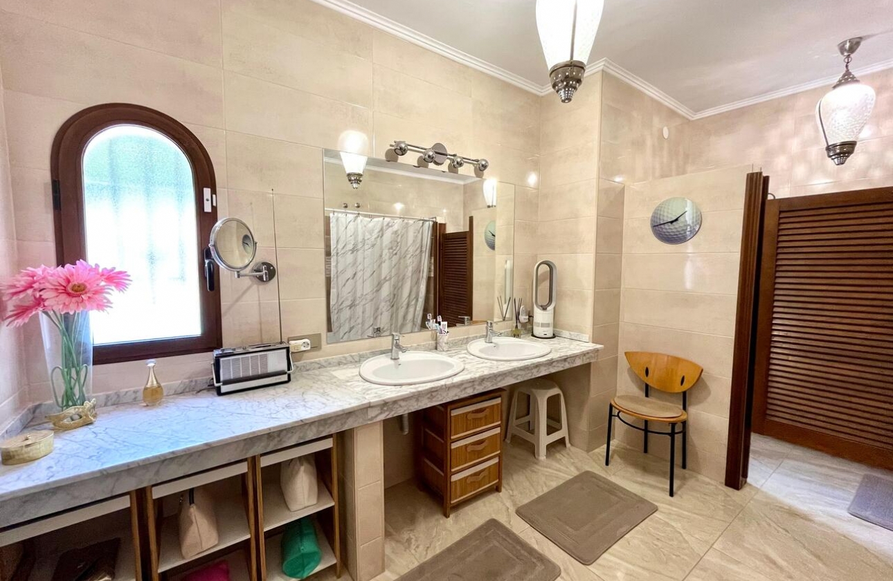 Rynek wtórny - Villa - Orihuela Costa - Villamartín