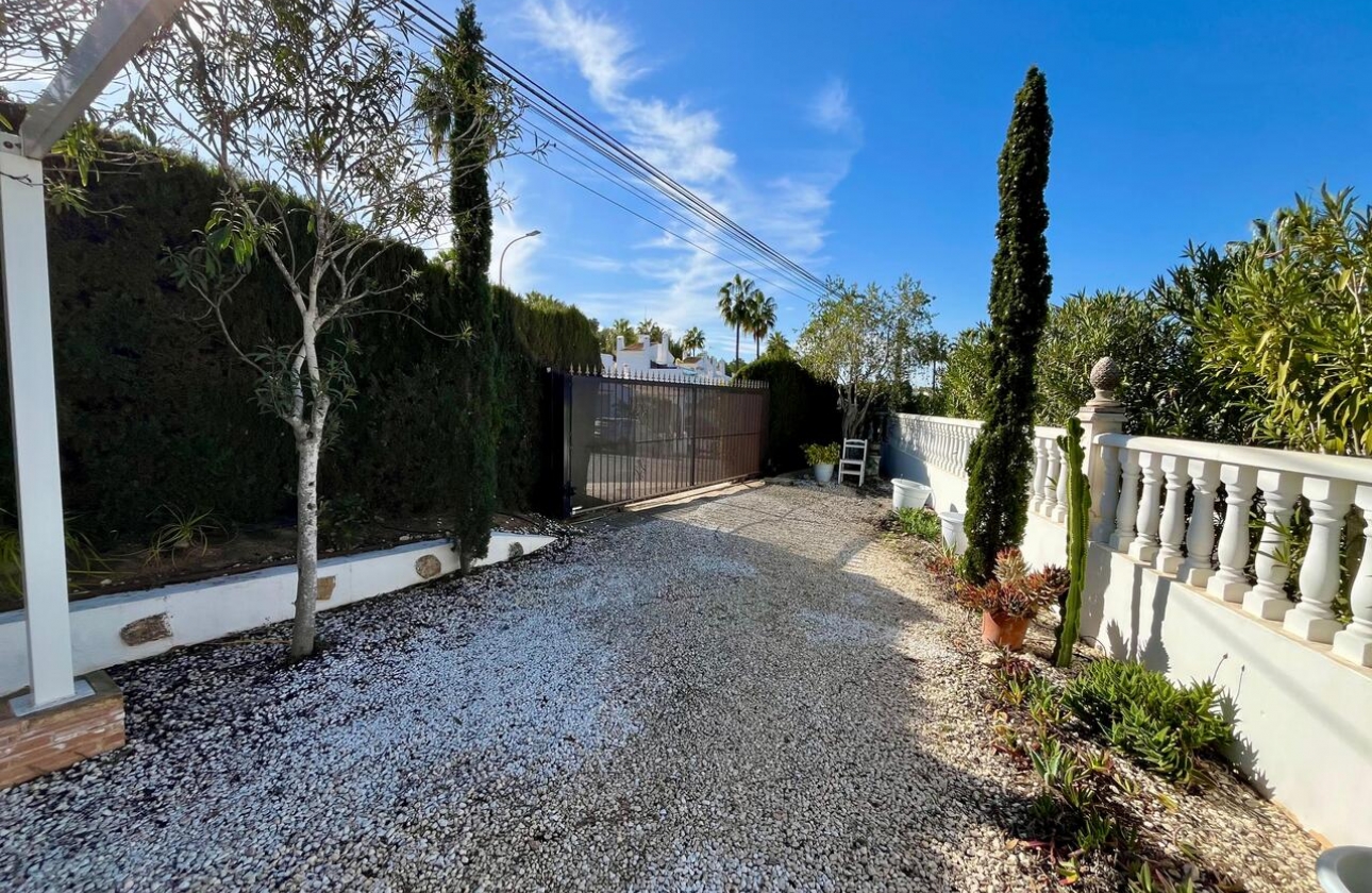 Rynek wtórny - Villa - Orihuela Costa - Villamartín