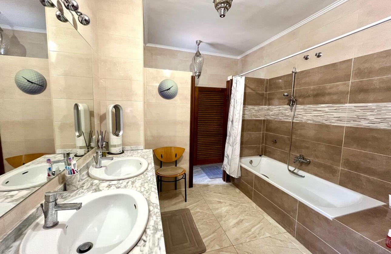 Rynek wtórny - Villa - Orihuela Costa - Villamartín