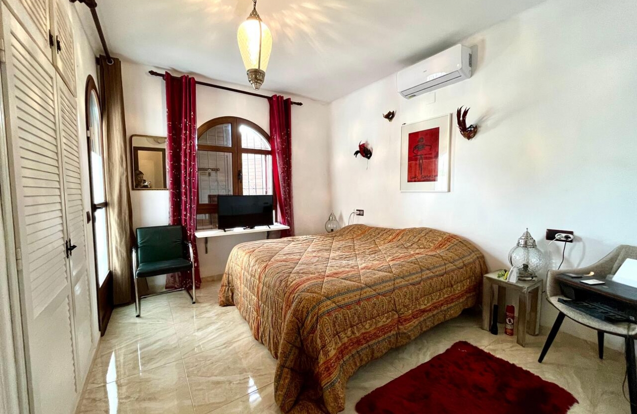 Rynek wtórny - Villa - Orihuela Costa - Villamartín