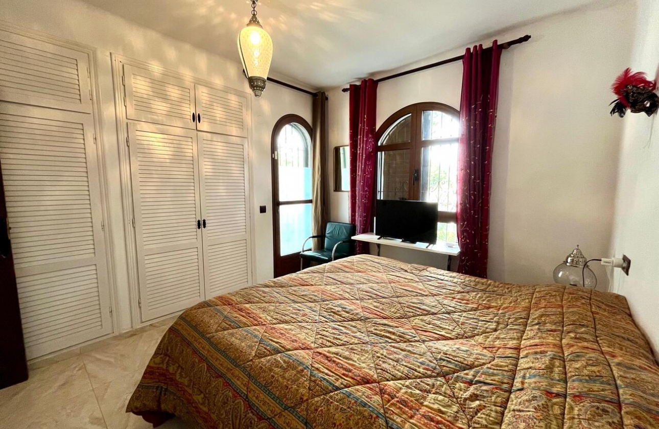 Rynek wtórny - Villa - Orihuela Costa - Villamartín