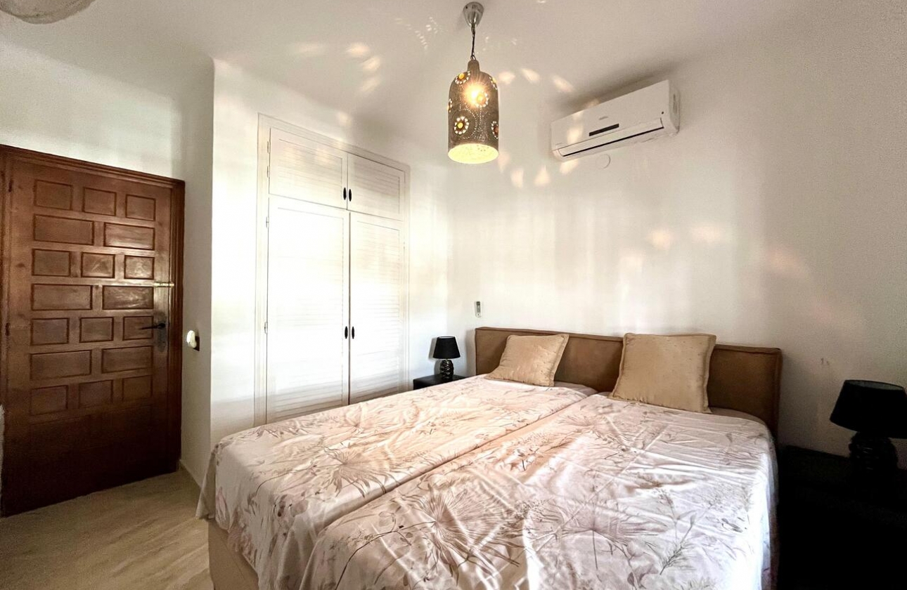 Rynek wtórny - Villa - Orihuela Costa - Villamartín