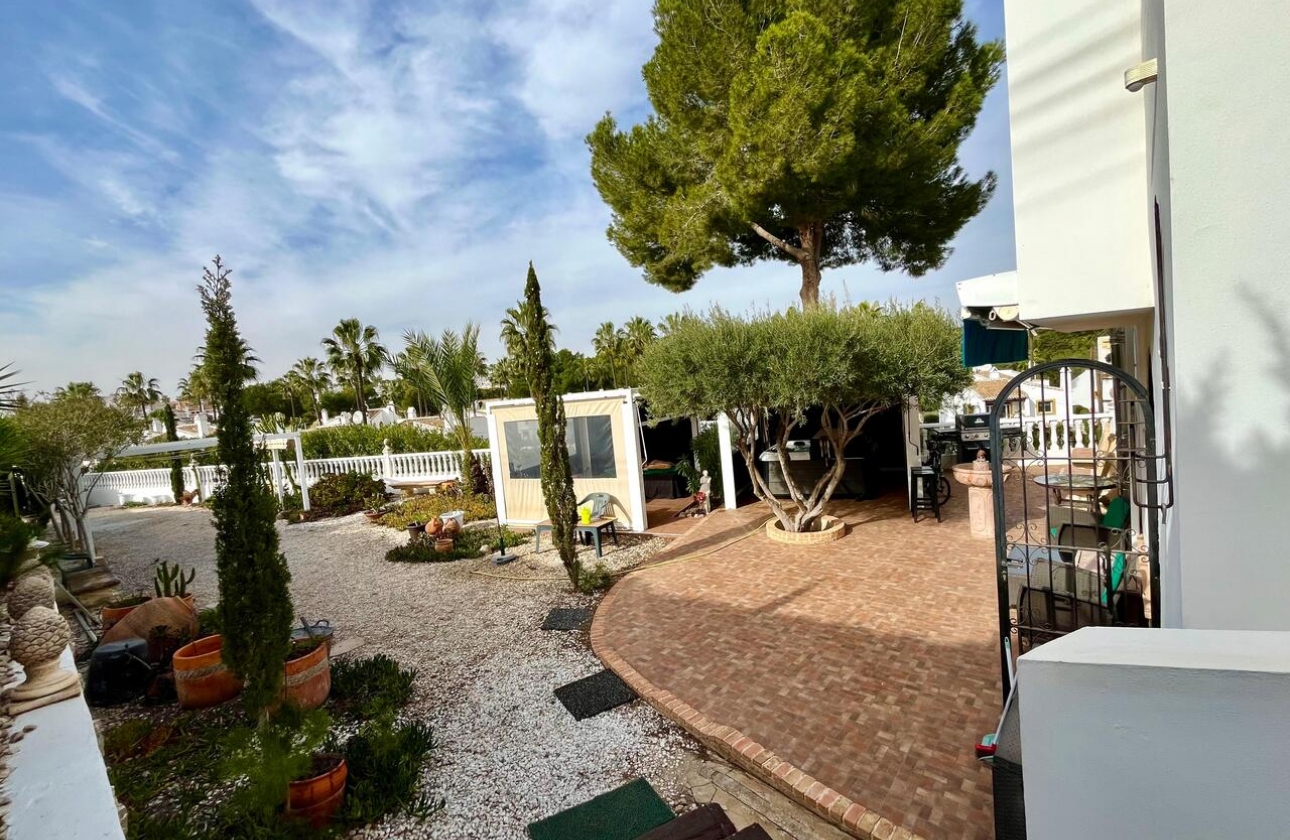 Rynek wtórny - Villa - Orihuela Costa - Villamartín