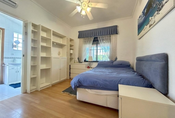 Rynek wtórny - Villa - Orihuela Costa - Cabo Roig