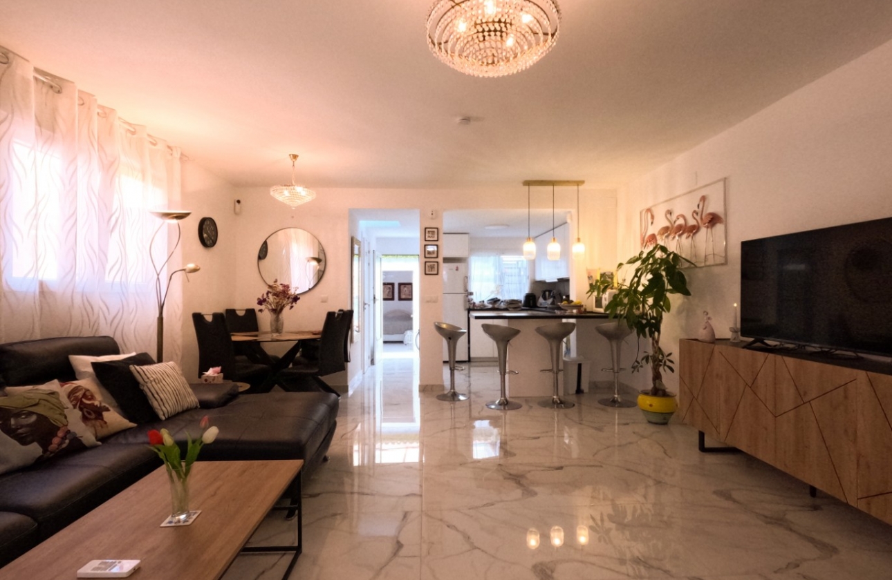 Rynek wtórny - Szeregowiec - Torrevieja - El Acequión - Los Náufragos