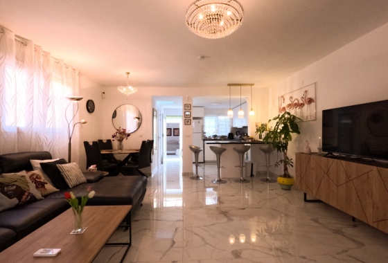 Rynek wtórny - Szeregowiec - Torrevieja - El Acequión - Los Náufragos