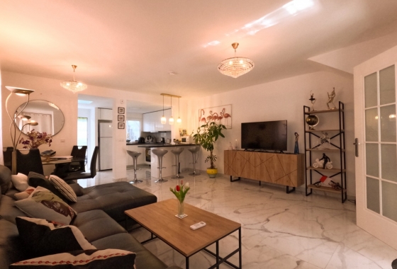 Rynek wtórny - Szeregowiec - Torrevieja - El Acequión - Los Náufragos