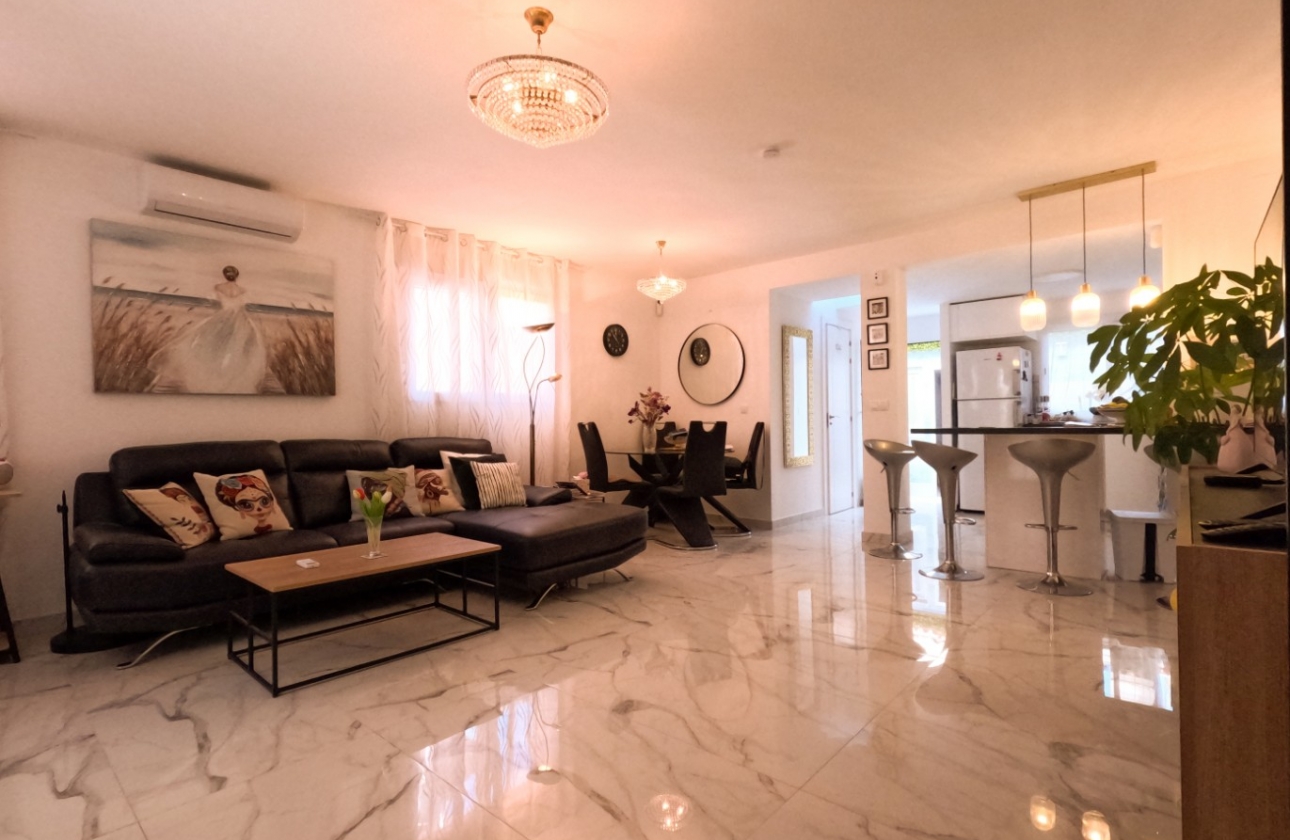 Rynek wtórny - Szeregowiec - Torrevieja - El Acequión - Los Náufragos