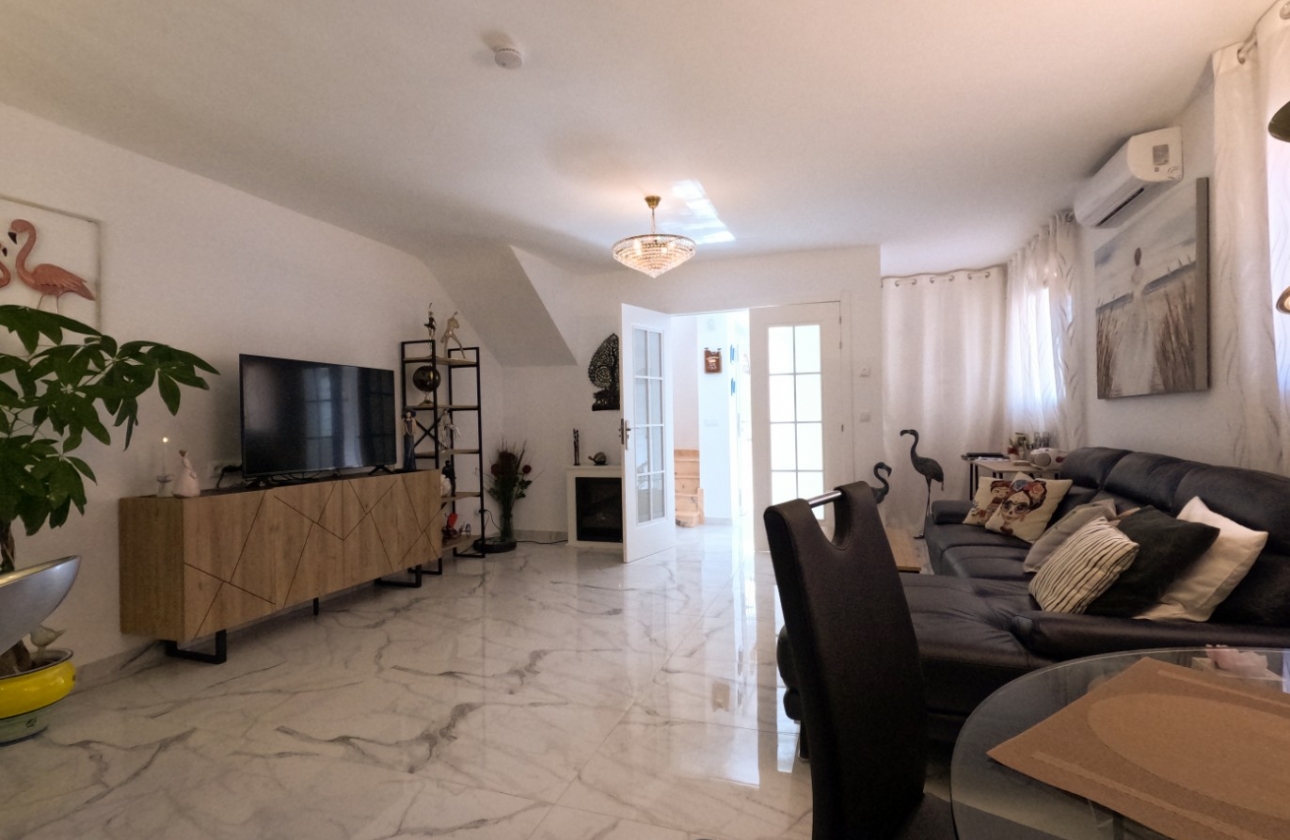 Rynek wtórny - Szeregowiec - Torrevieja - El Acequión - Los Náufragos