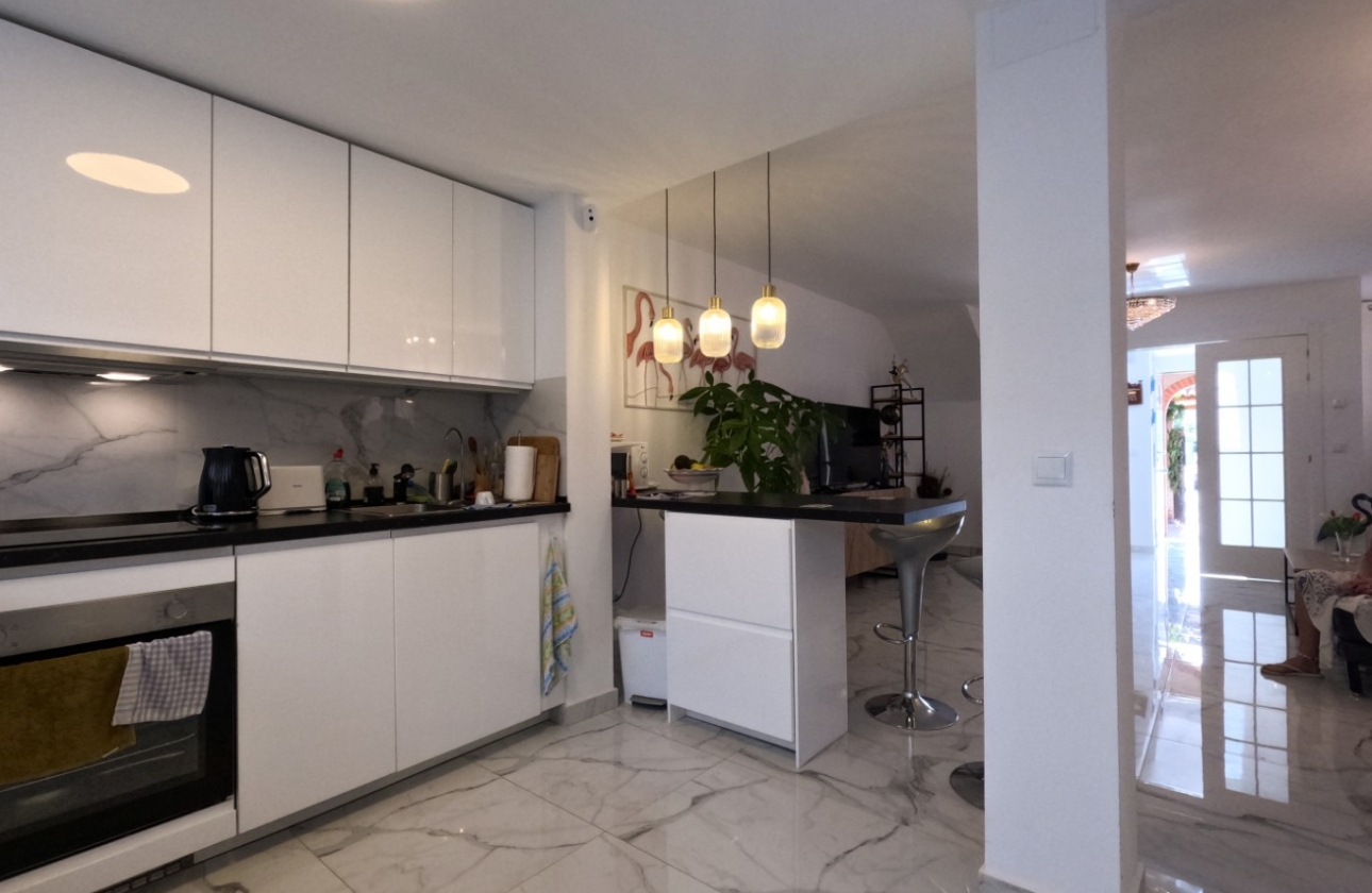 Rynek wtórny - Szeregowiec - Torrevieja - El Acequión - Los Náufragos