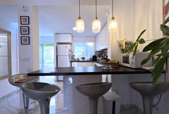 Rynek wtórny - Szeregowiec - Torrevieja - El Acequión - Los Náufragos