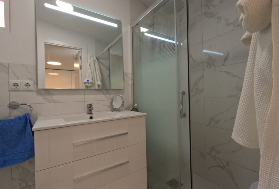 Rynek wtórny - Szeregowiec - Torrevieja - El Acequión - Los Náufragos