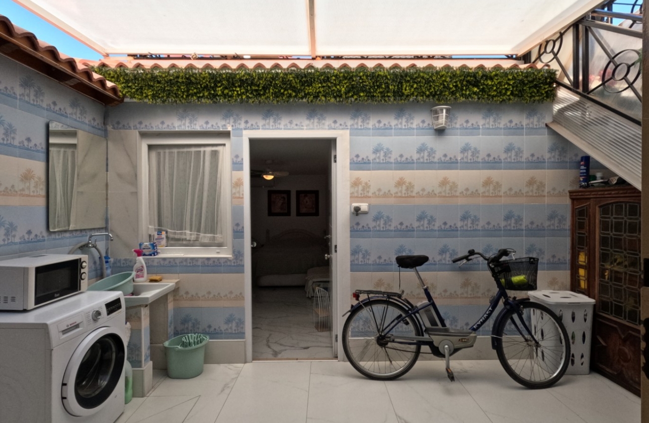 Rynek wtórny - Szeregowiec - Torrevieja - El Acequión - Los Náufragos