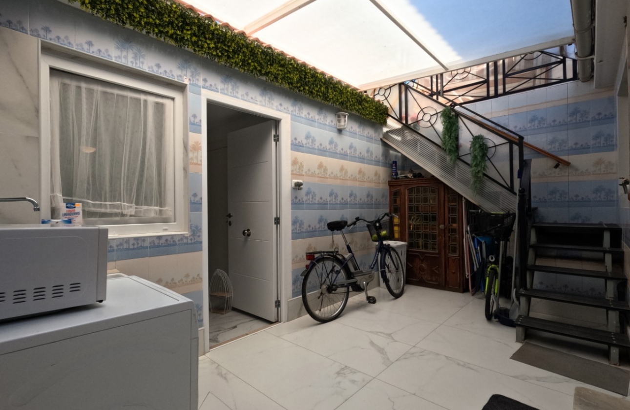 Rynek wtórny - Szeregowiec - Torrevieja - El Acequión - Los Náufragos