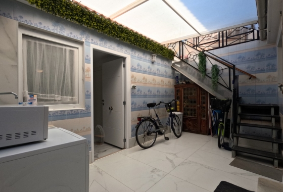 Rynek wtórny - Szeregowiec - Torrevieja - El Acequión - Los Náufragos