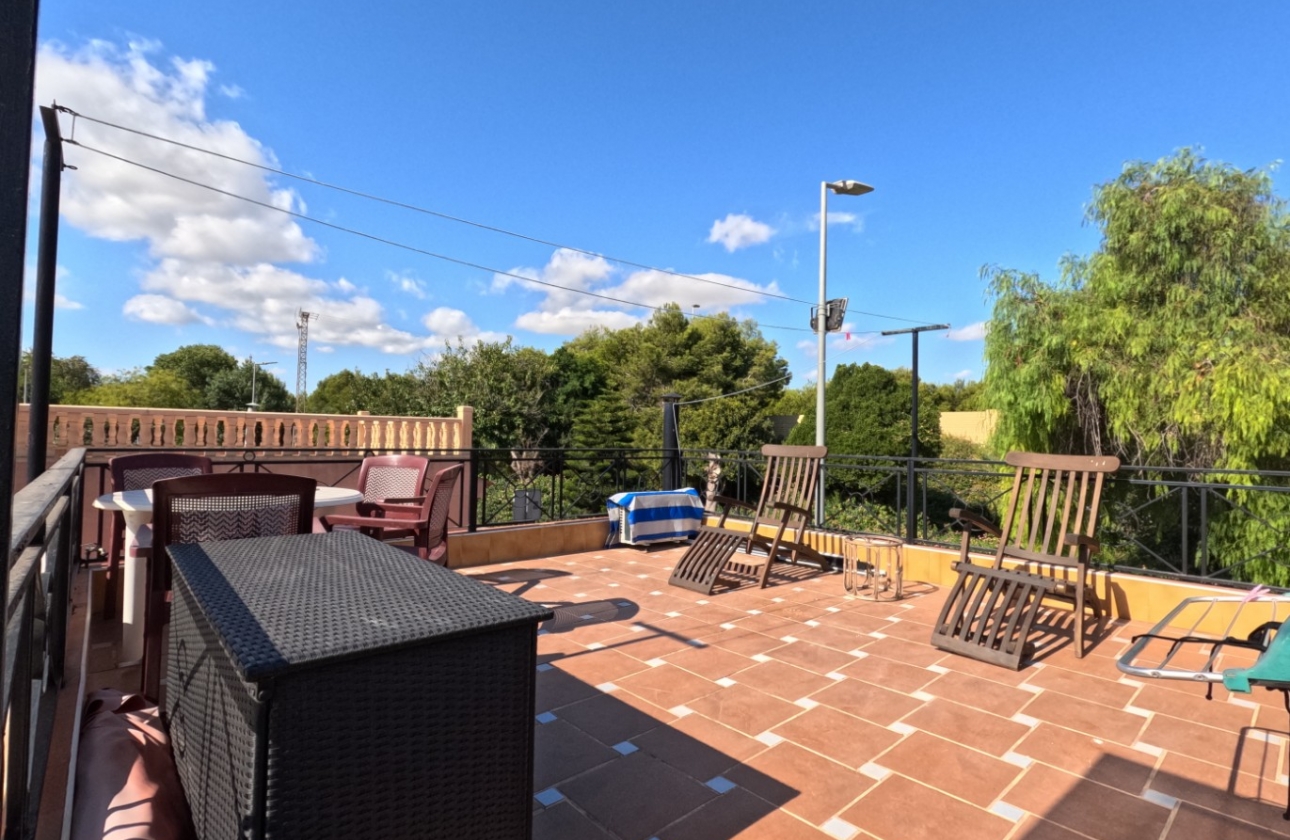 Rynek wtórny - Szeregowiec - Torrevieja - El Acequión - Los Náufragos