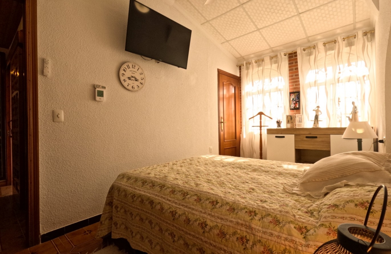 Rynek wtórny - Szeregowiec - Torrevieja - El Acequión - Los Náufragos