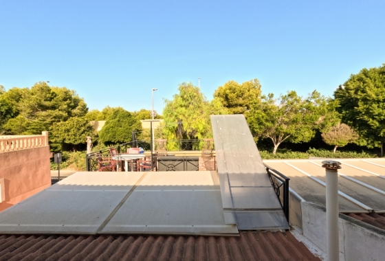 Rynek wtórny - Szeregowiec - Torrevieja - El Acequión - Los Náufragos