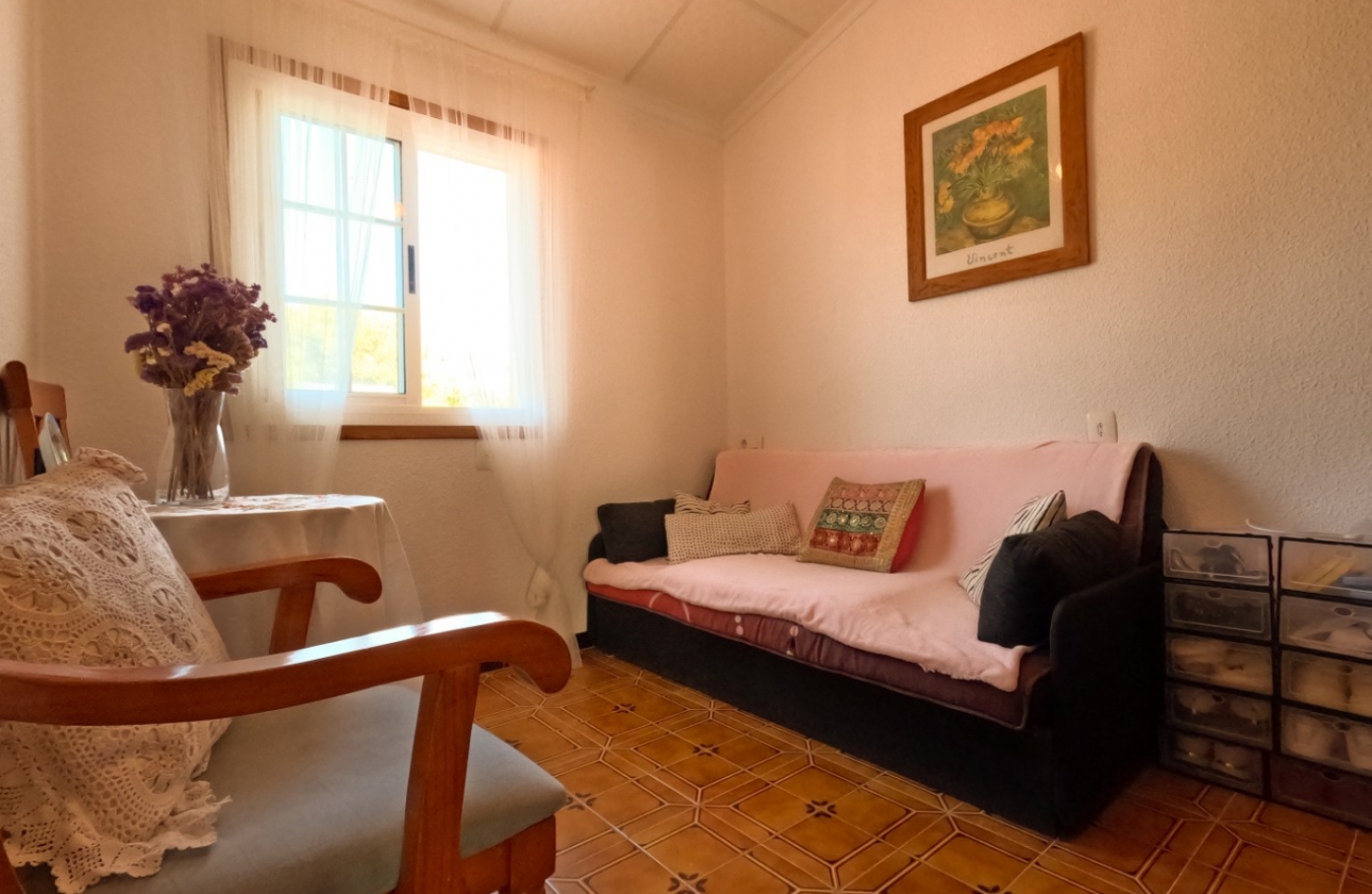 Rynek wtórny - Szeregowiec - Torrevieja - El Acequión - Los Náufragos