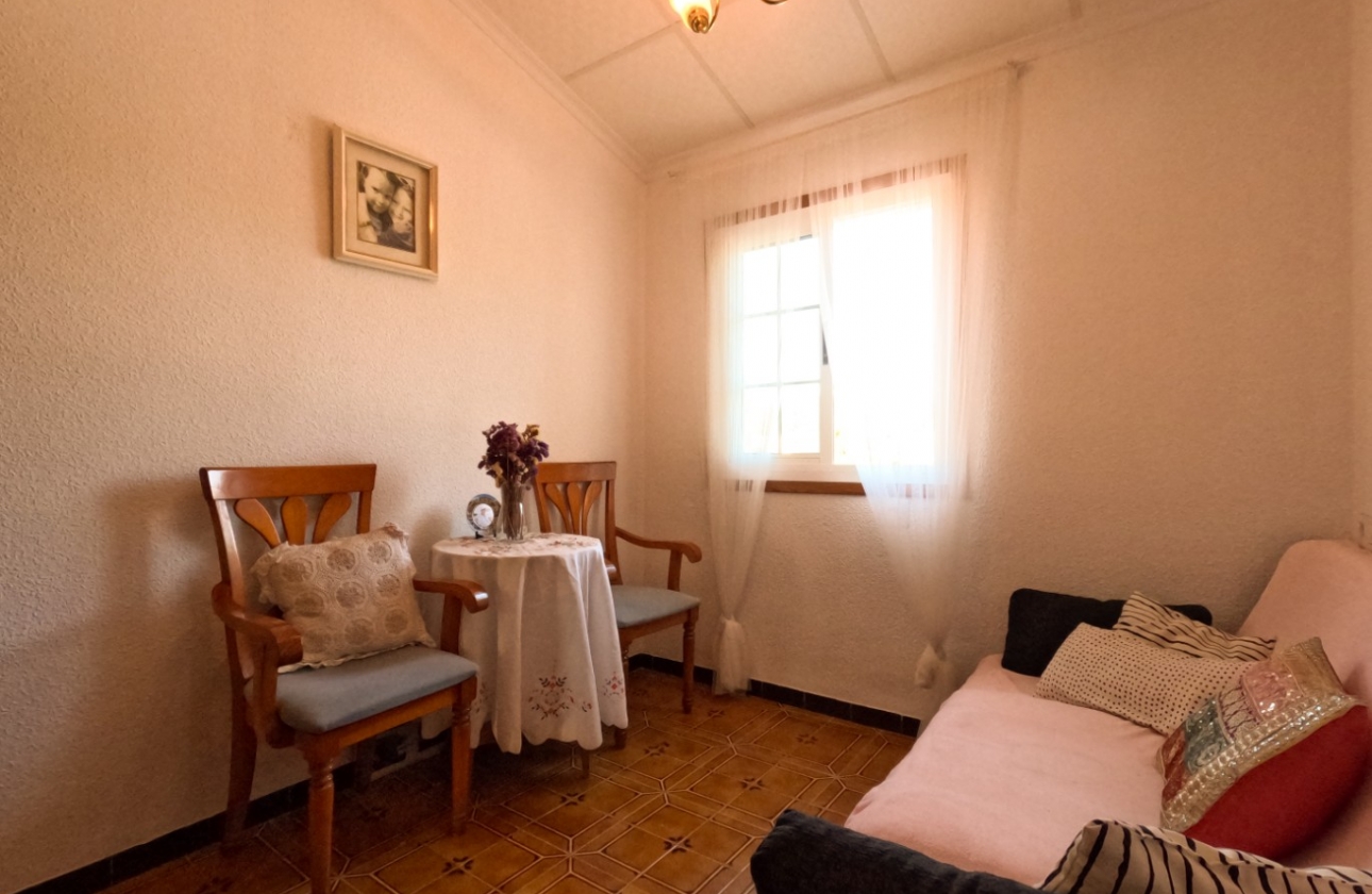 Rynek wtórny - Szeregowiec - Torrevieja - El Acequión - Los Náufragos