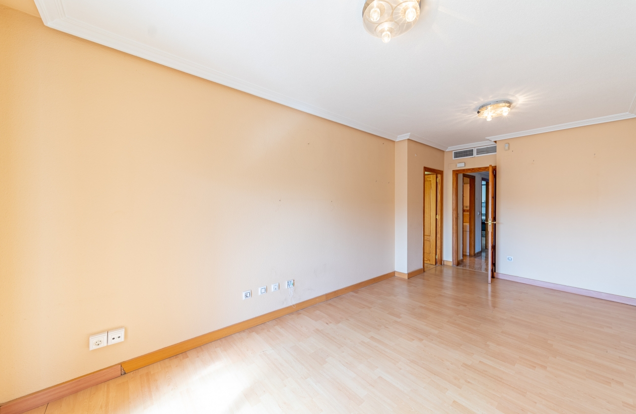 Resale - Penthouse - Torrevieja - Puerto