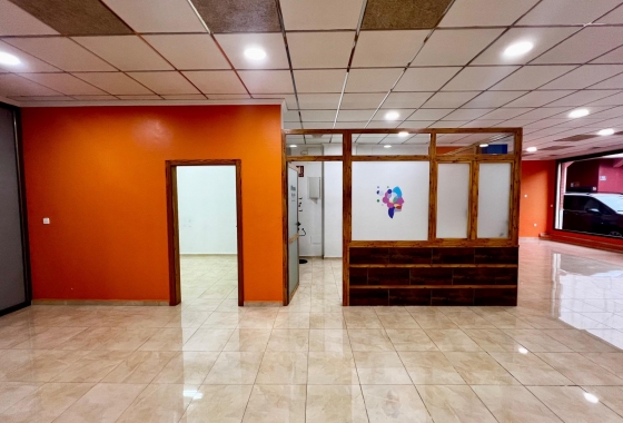 Resale - Commercial Unit - Beniel