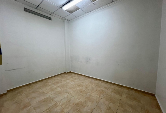 Resale - Commercial Unit - Beniel