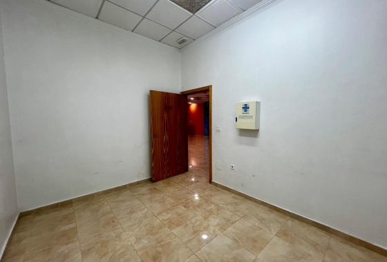 Resale - Commercial Unit - Beniel