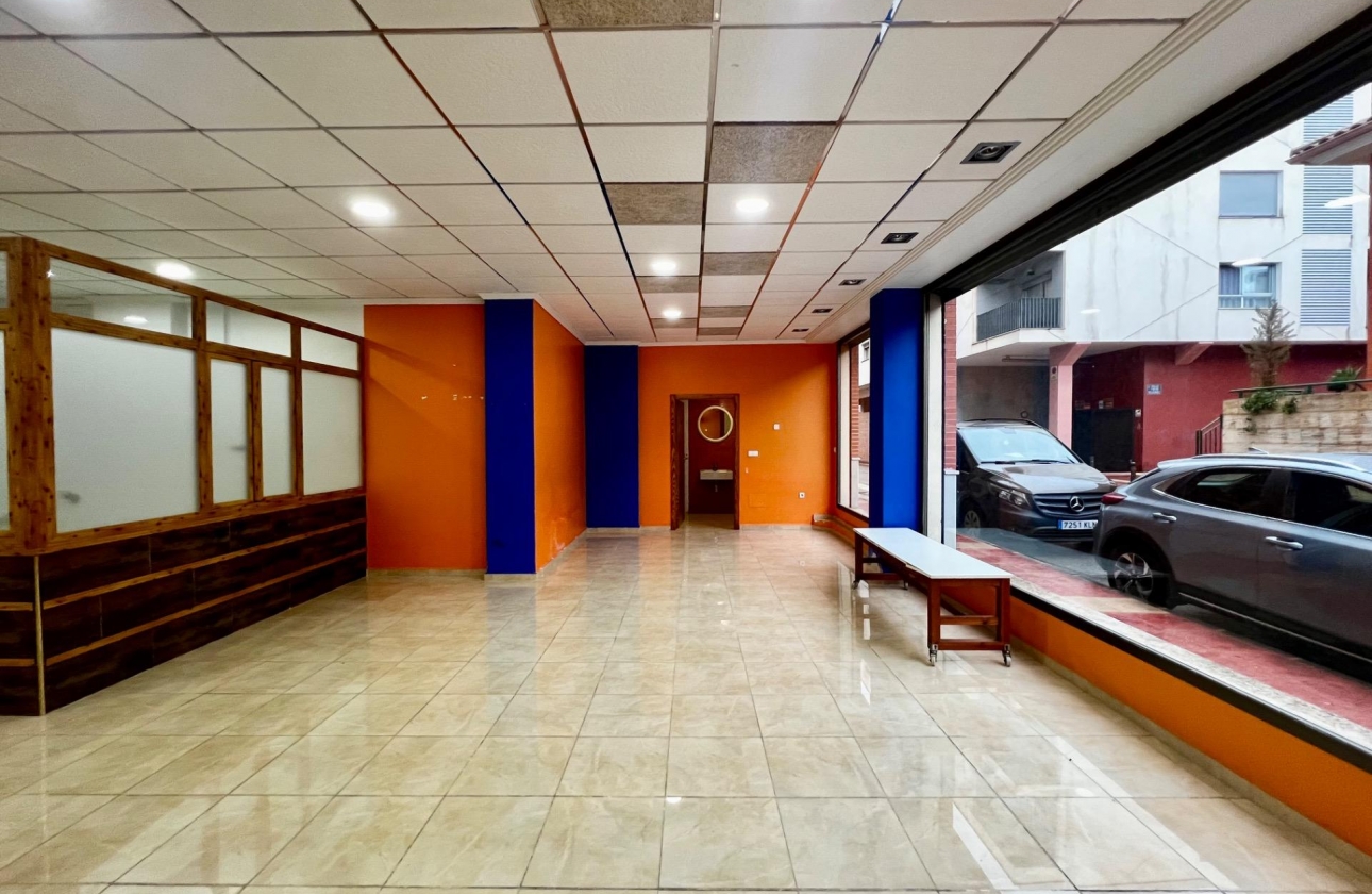 Resale - Commercial Unit - Beniel
