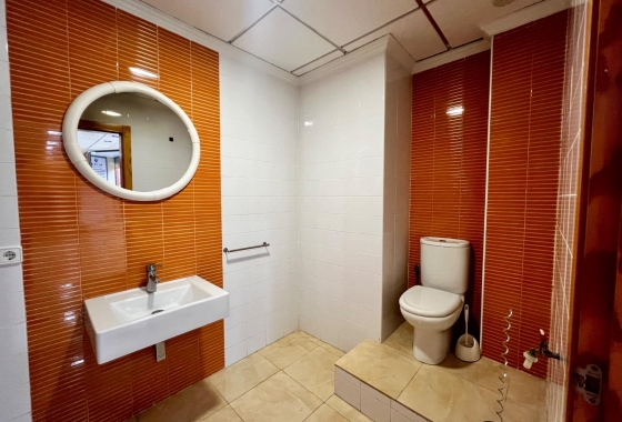 Resale - Commercial Unit - Beniel