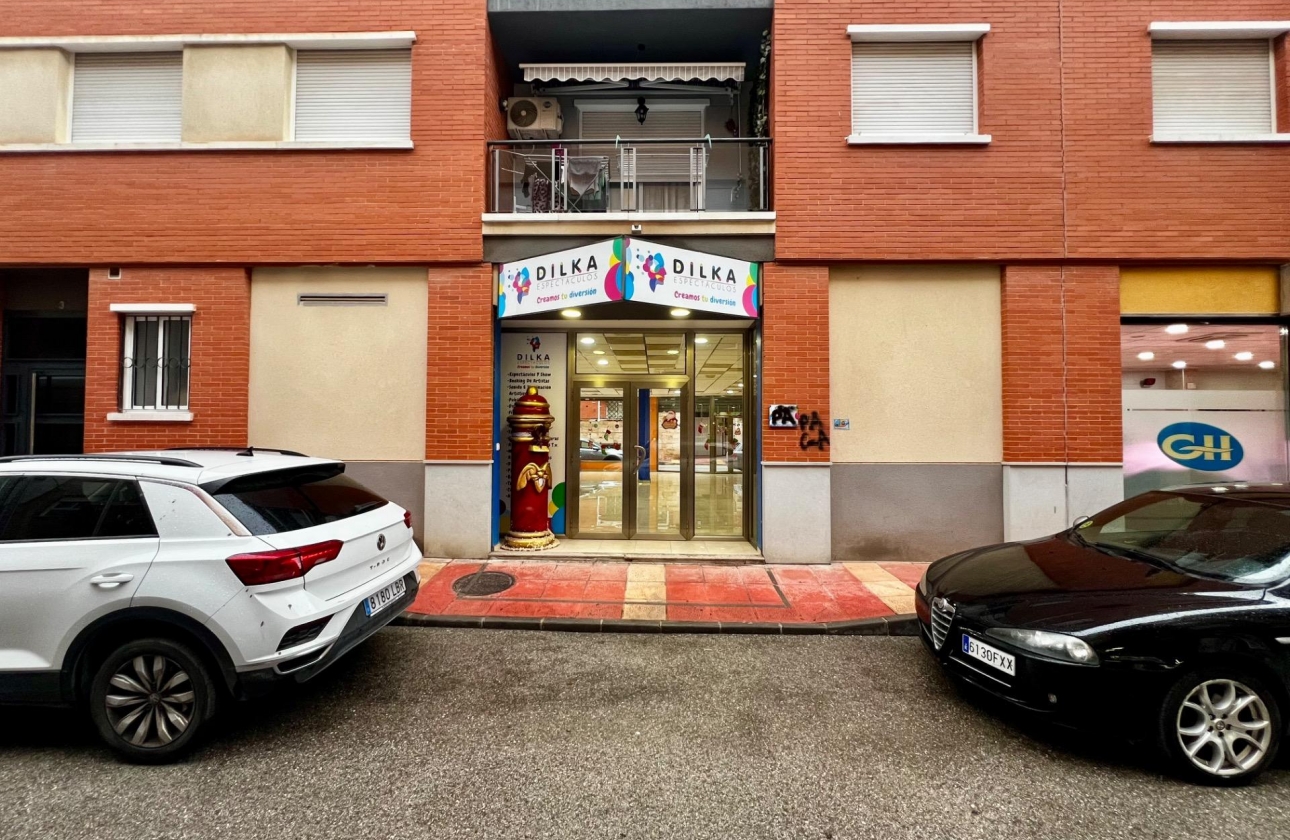 Resale - Commercial Unit - Beniel