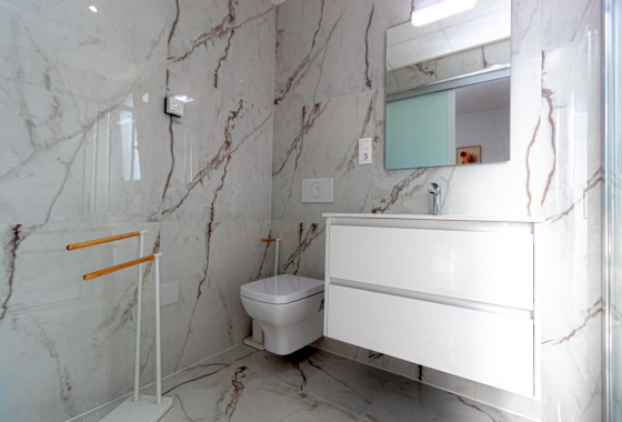 Resale - Apartment - Los Altos