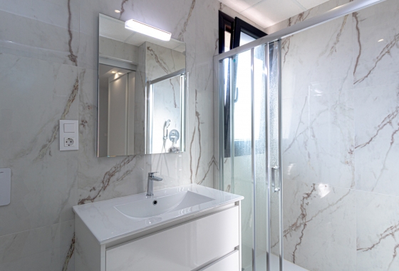 Resale - Apartment - Los Altos